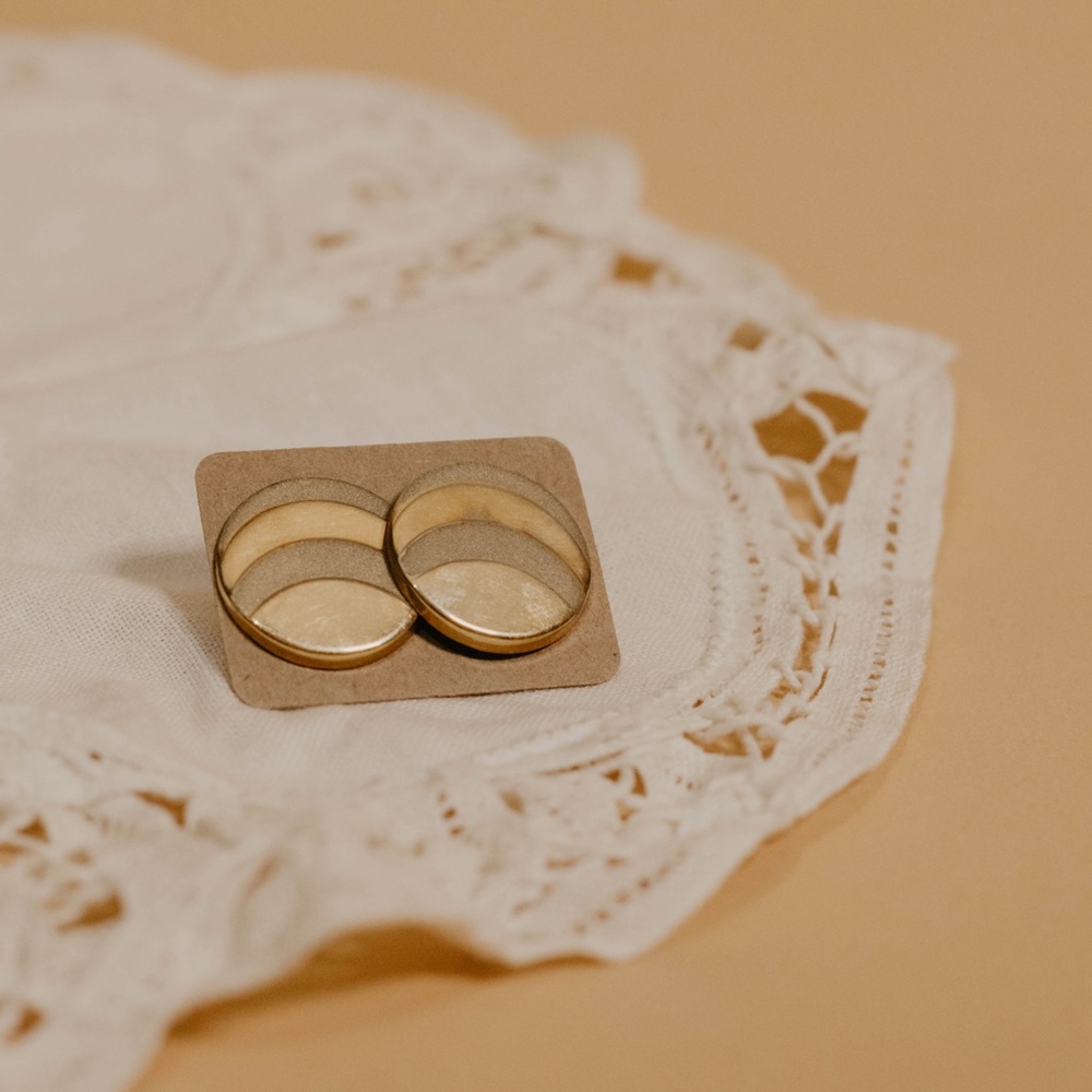Vintage gold stud earrings